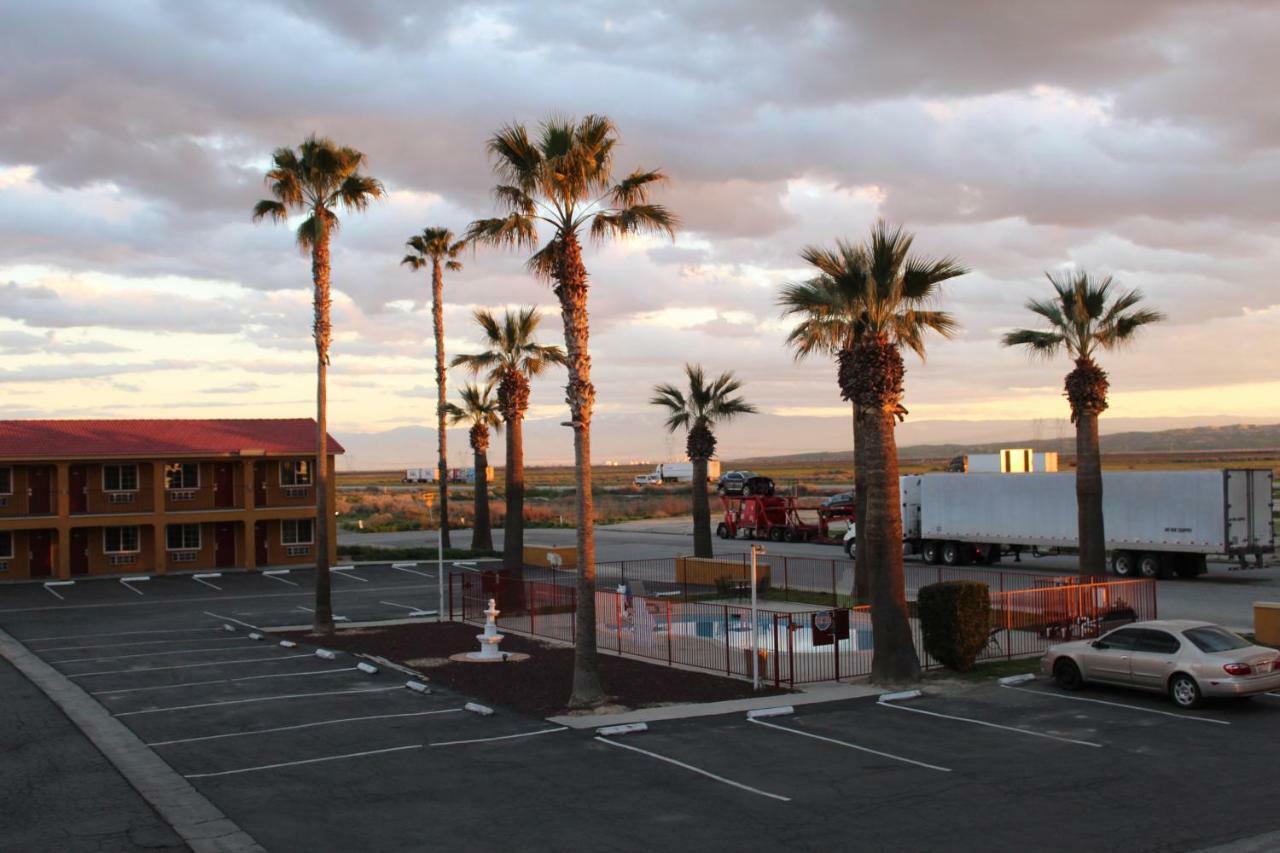 Vagabond Inn Buttonwillow I-5 Exit 253 Bakersfield Extérieur photo